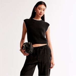Abercrombie & Fitch Cable Knit Acadmia Crew Sweater Vest Black White Trim